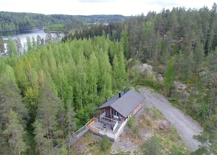 Haemeenniemi, Ester Heinola